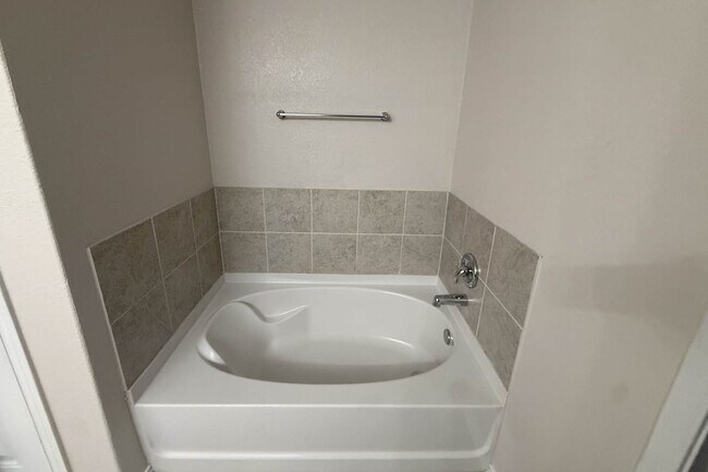 Building Photo - 15121 Cinnamon Teal
