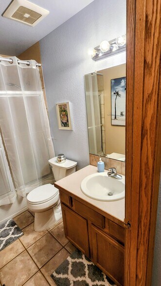 Building Photo - 371 Cardinal Ave