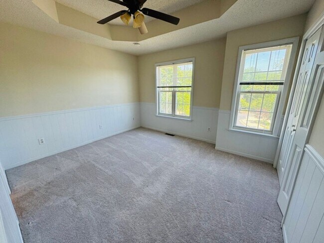 Building Photo - 2027 Turtle Point Dr