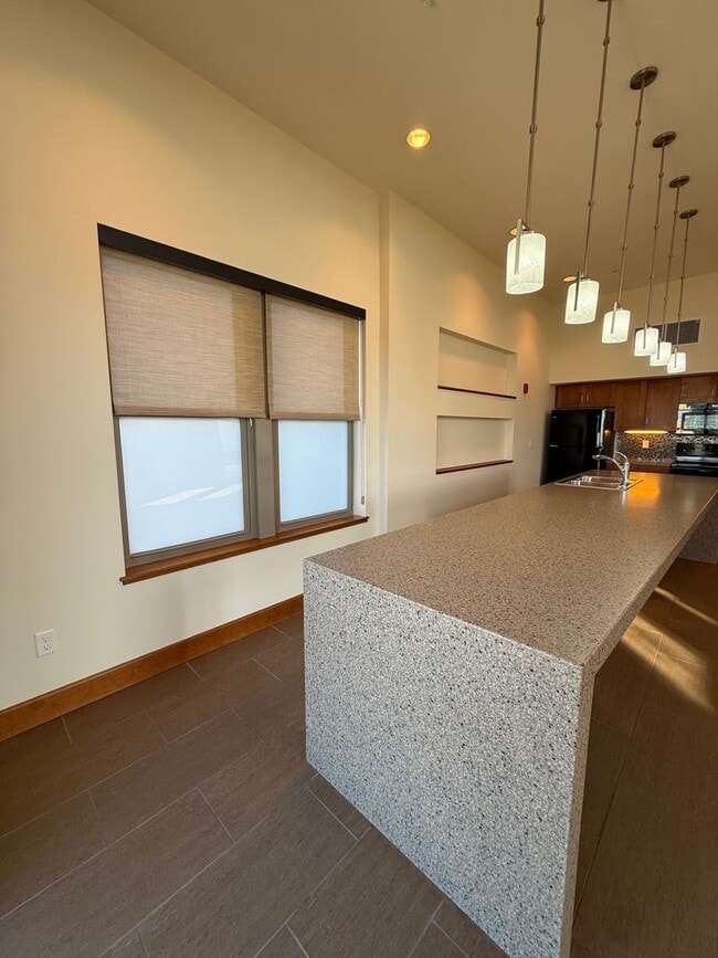 Building Photo - Blue Earth One Bedroom For Lease