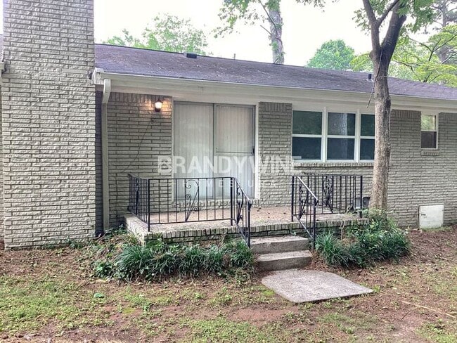Building Photo - MOVE IN BY JUNE 23rd AND RECEIVE HALF  OFF...