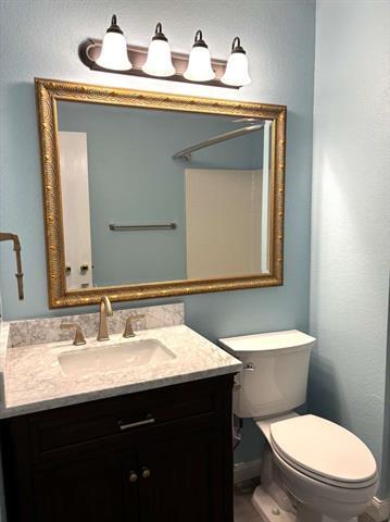 Building Photo - 8201 Canoe Ridge Ln