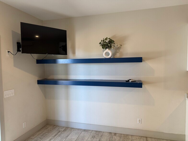 Building Photo - 38580 Rancho Los Cerritos Dr