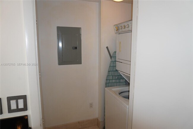 Building Photo - 50 Biscayne Blvd