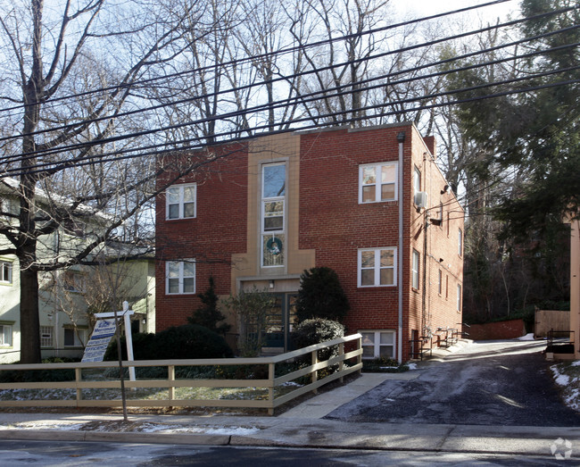 Primary Photo - Maple Avenue Apartments