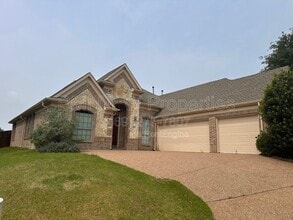 Building Photo - 2610 Meadow Ridge Dr