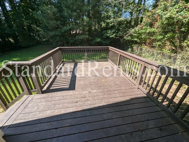 Building Photo - 610 Charity Ln SW