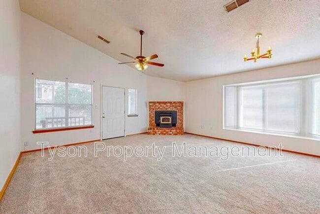 Building Photo - 4701 Plume Rd NW