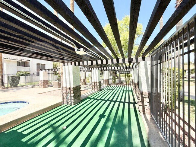 Building Photo - 7350 N Vía Paseo Del Sur