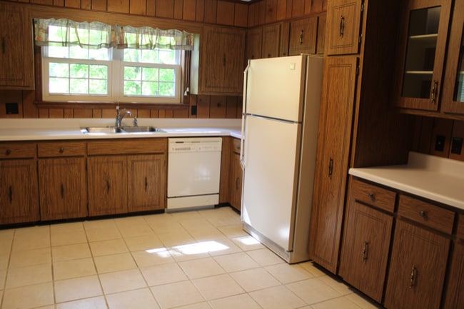 Building Photo - 611 E Mountcastle Dr
