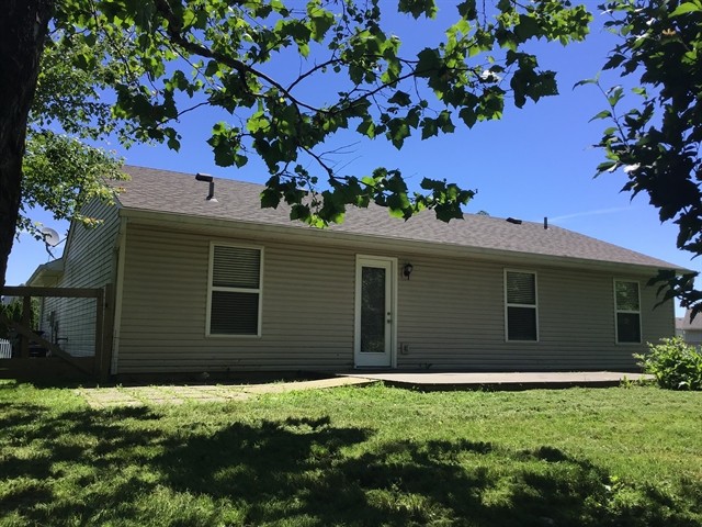 Building Photo - 19 Pond Ln