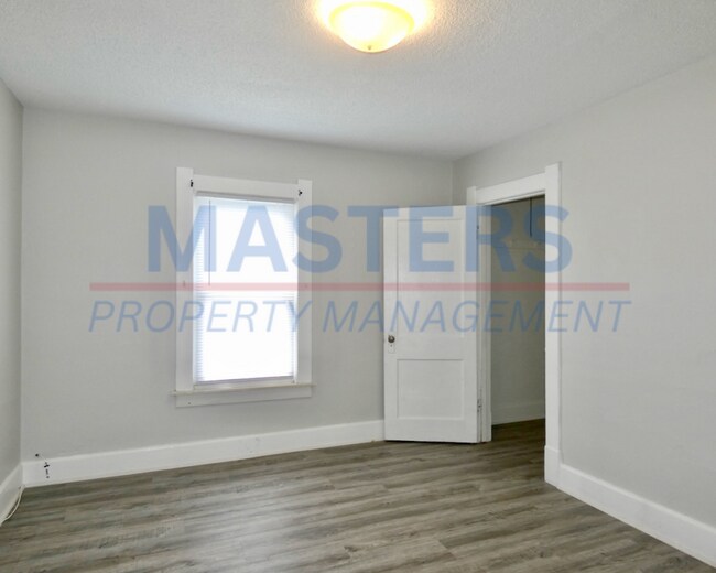 Building Photo - 3 Bedroom 1.5 Bathroom House