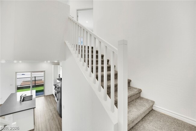 Building Photo - 600 N Carriage Hill Dr