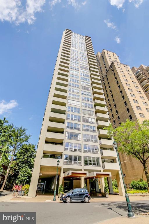 Building Photo - 224 W Rittenhouse Square