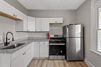 Building Photo - SCORE 50% OFF 1ST MONTH'S RENT IF SIGNED BY JULY 17! Beautiful 2 bedroom home in Homestead availa...