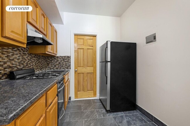 Building Photo - 613 W 138th St