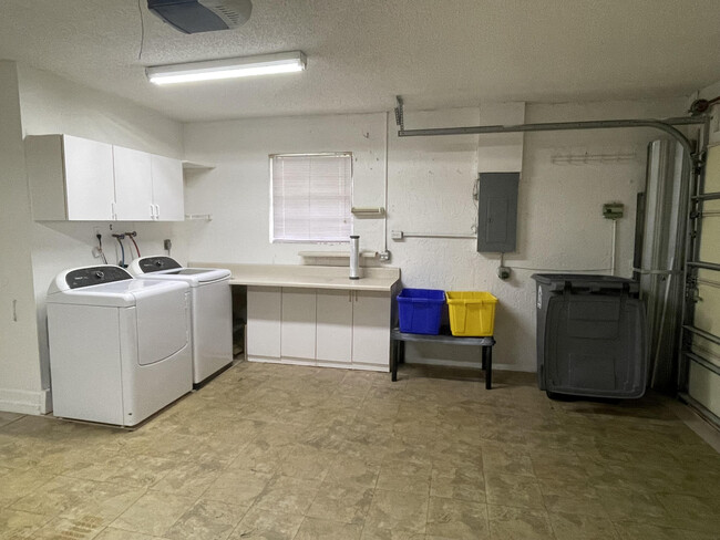Building Photo - 9173 Tivoli Pl