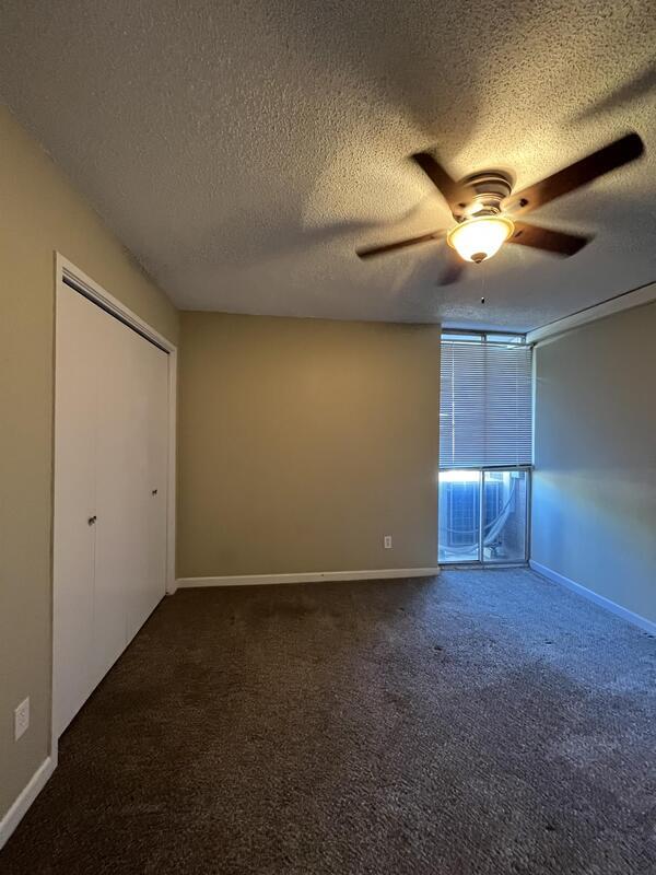 Building Photo - 710 E 200 S