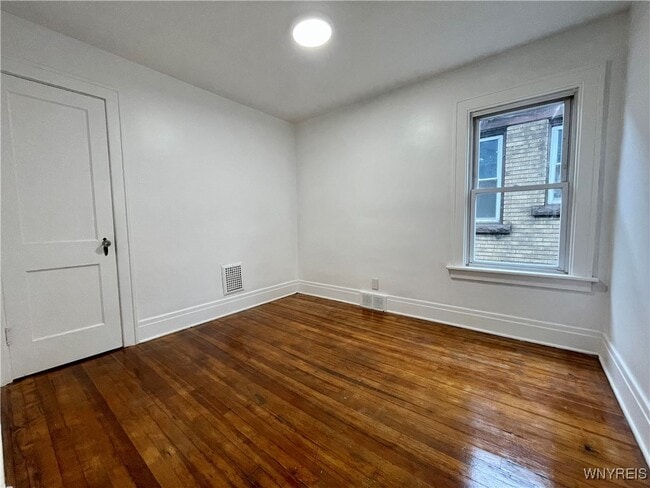 Building Photo - 434 23rd St