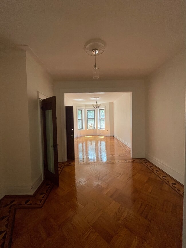 Building Photo - 549 Bay Ridge Pky