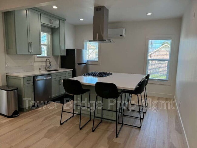 Building Photo - 3897 7th Ave