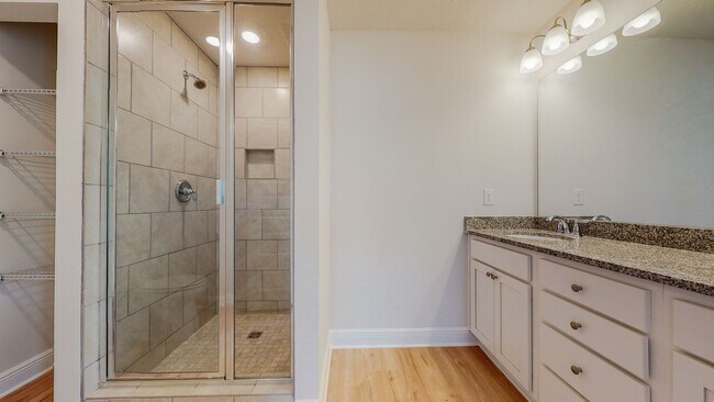 Building Photo - 3 bed 2.5 bathroom townhome in Santa Rosa Beach