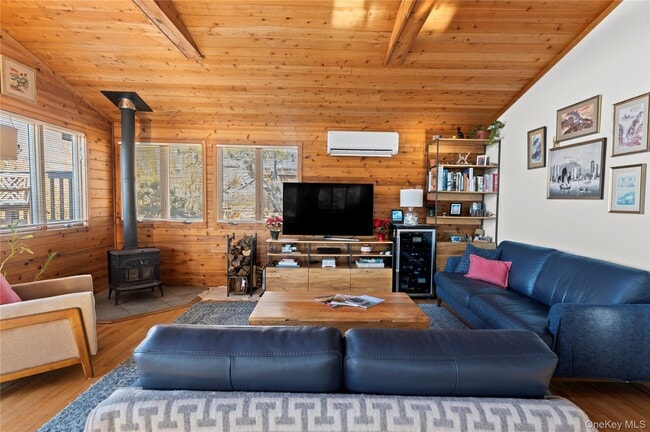 Building Photo - 100 Clipper Way