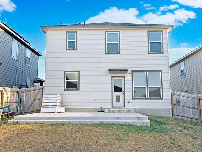 Building Photo - Comfy Converse Home—Stylish Upgrades, Grea...