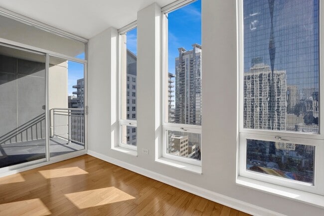 Building Photo - 1250 S Michigan Ave