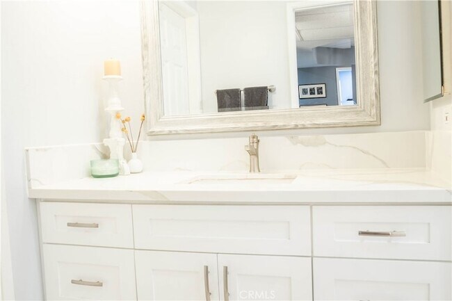 Building Photo - 4705 Kester Ave