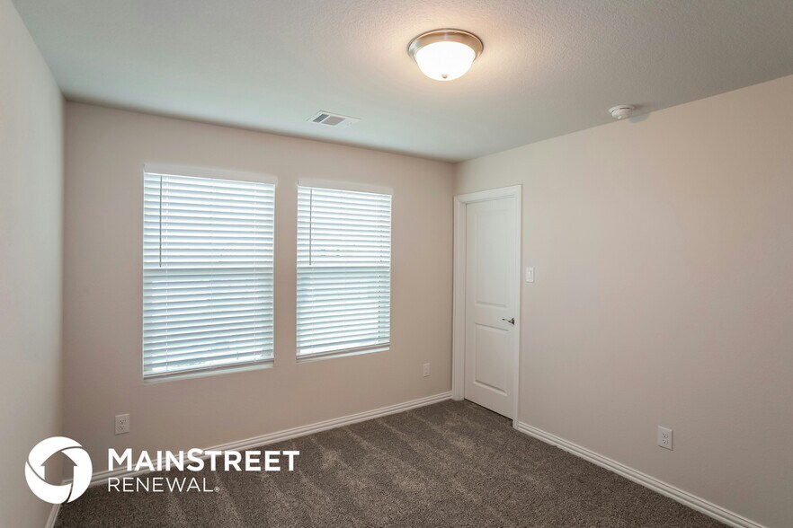 Building Photo - 2116 Bellatrix Dr