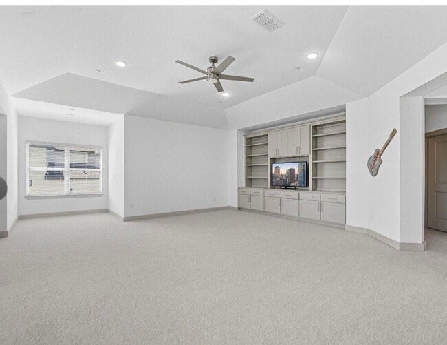 Building Photo - 6817 Davenport Divide Rd