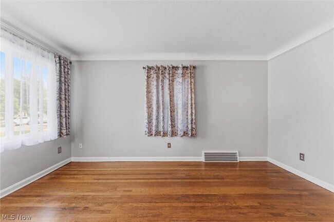 Building Photo - 602 Huntmere Dr