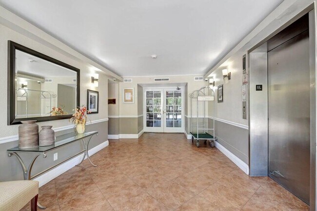 Building Photo - 950 Lavers Cir