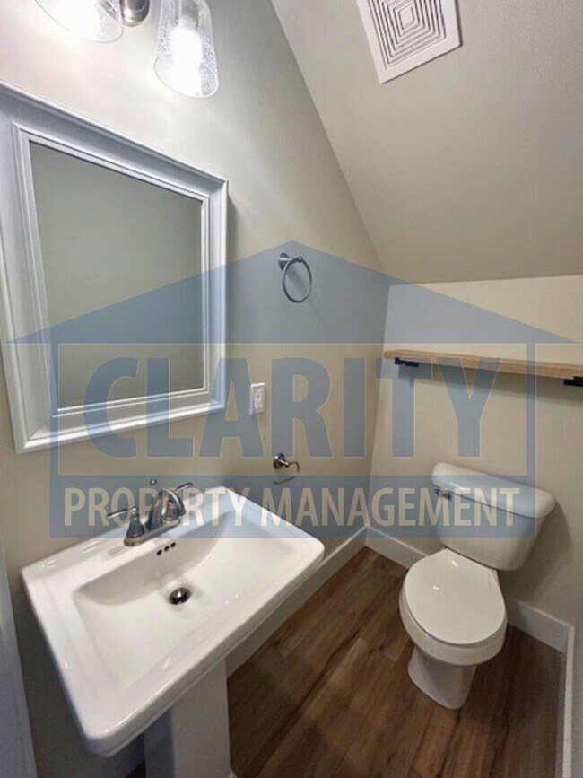 Building Photo - **One month free w/ a 15 month lease!**