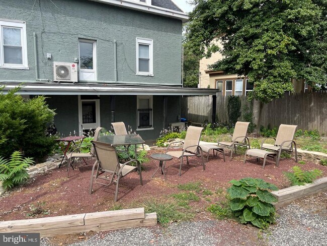 Primary Photo - 357 Lyceum Ave