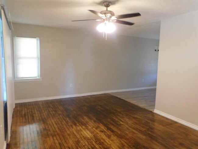 Building Photo - 2207 NW 22nd St