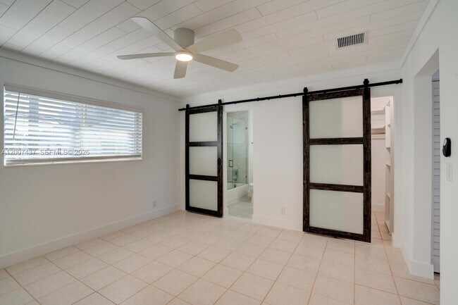 Building Photo - 1650 N Riverside Dr