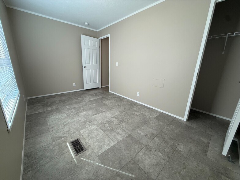 Building Photo - 71601 St David Ct