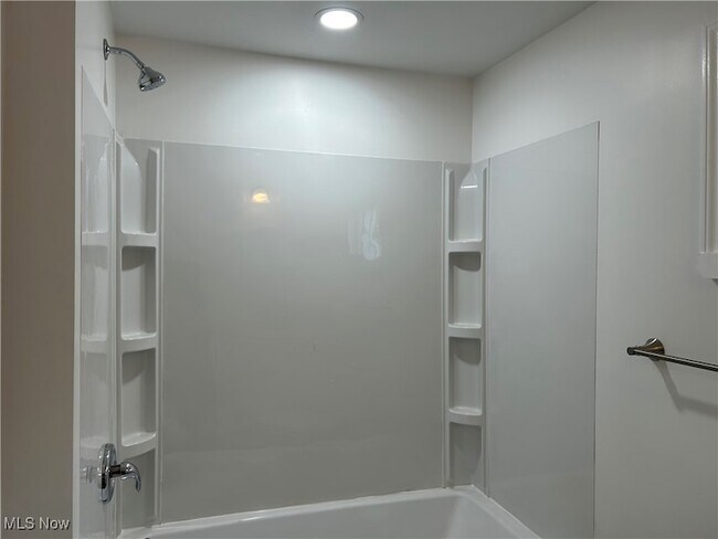 Building Photo - 15630 Holmes Ave