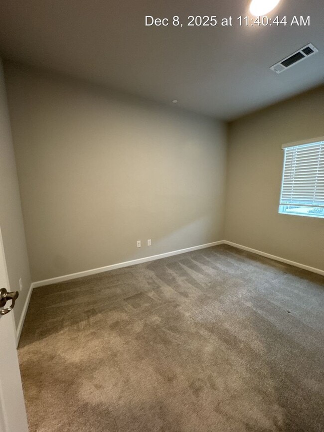 Building Photo - 4319