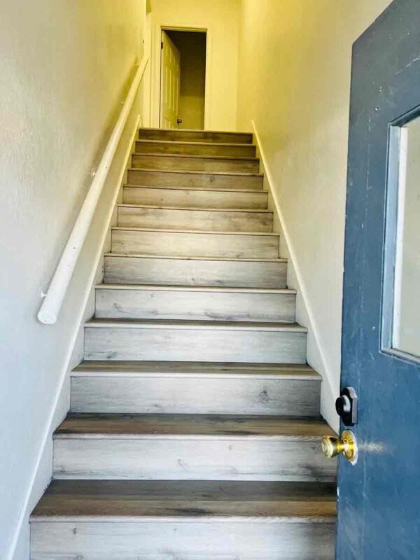 Building Photo - 860 W 47th St