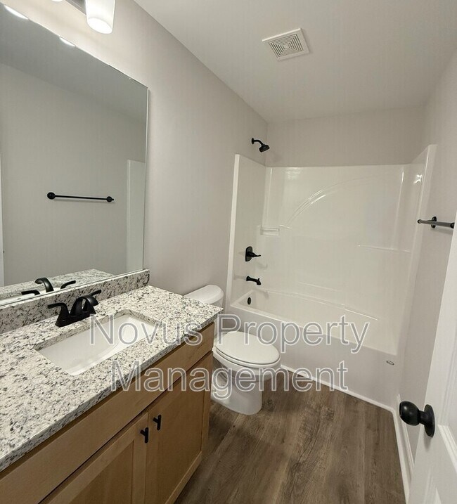 Building Photo - 108 Crestpoint Rd