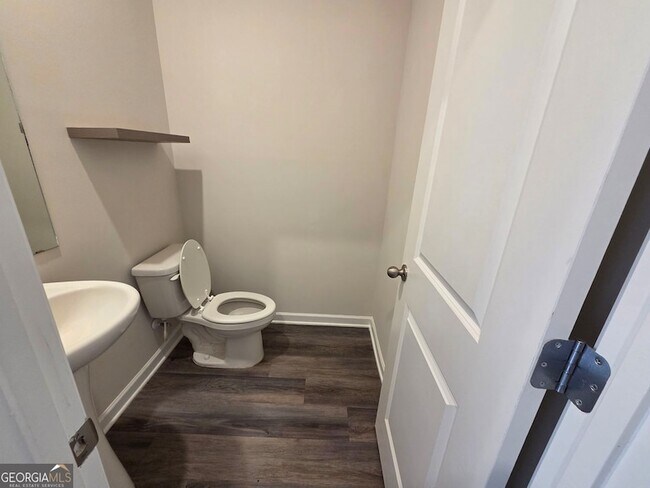 Building Photo - 167 Vly Oak Dr