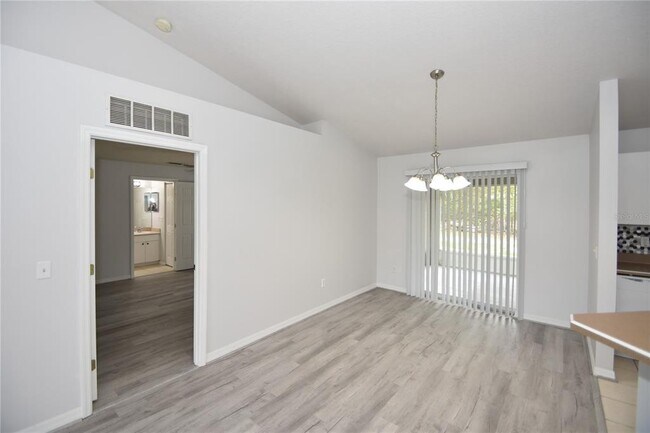Building Photo - 6 Rosedale Pl