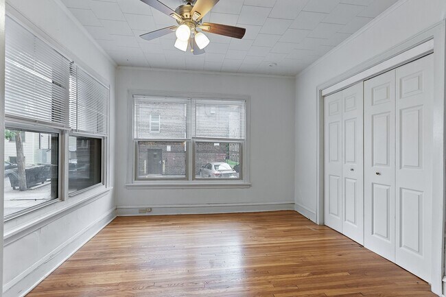 Building Photo - 2216 Harriet Ave