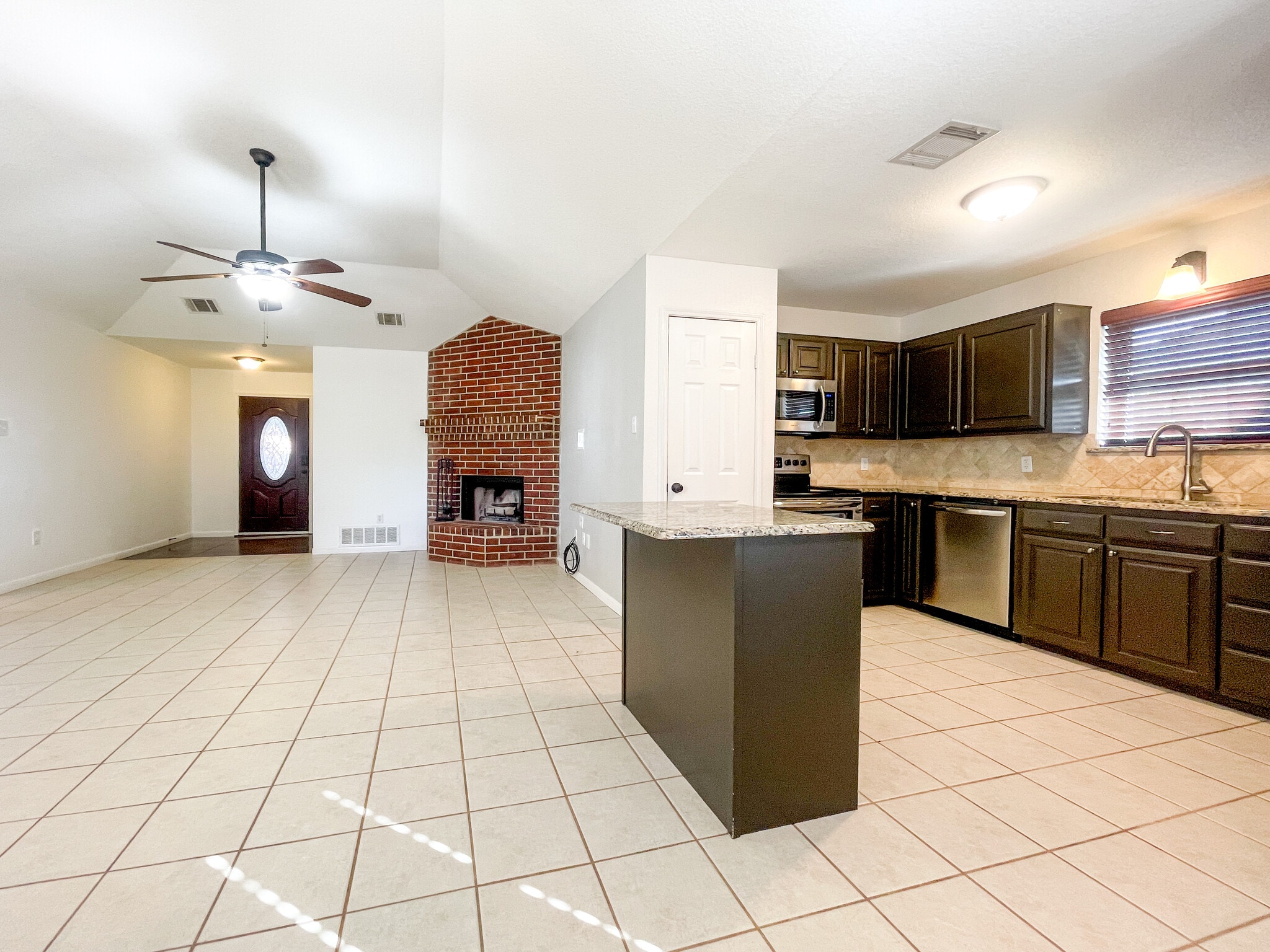 Building Photo - 14308 Chisolm Dr