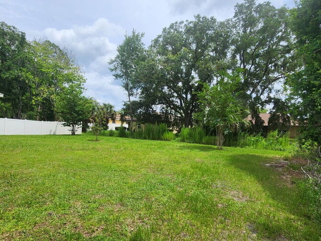 Building Photo - Beautiful 3/2 HOME IN PALM COAST
