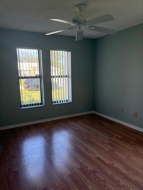 Building Photo - 400 SW Buxton Ave