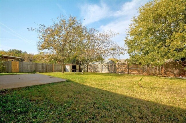 Building Photo - 3916 Stoney Hill
